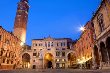 Piazza dei Signori e Arche Scaligere a Verona
