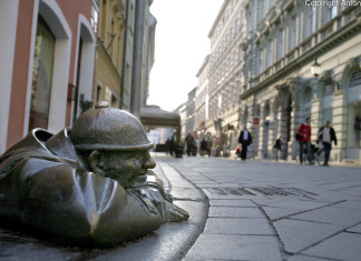 Le curiose statue in bronzo di Bratislava