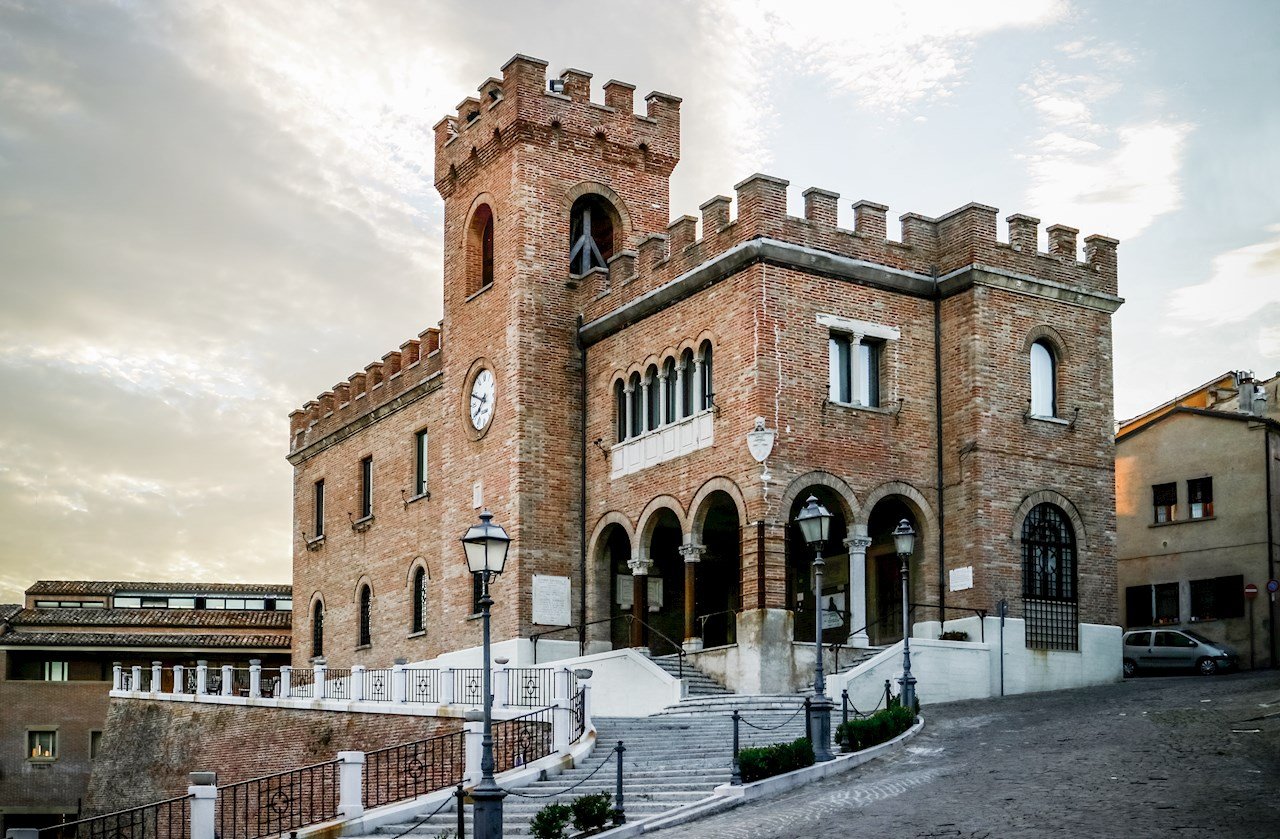 Il Palazzo Comunale e la Torre Civica