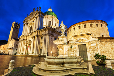 Piazza Duomo a Brescia