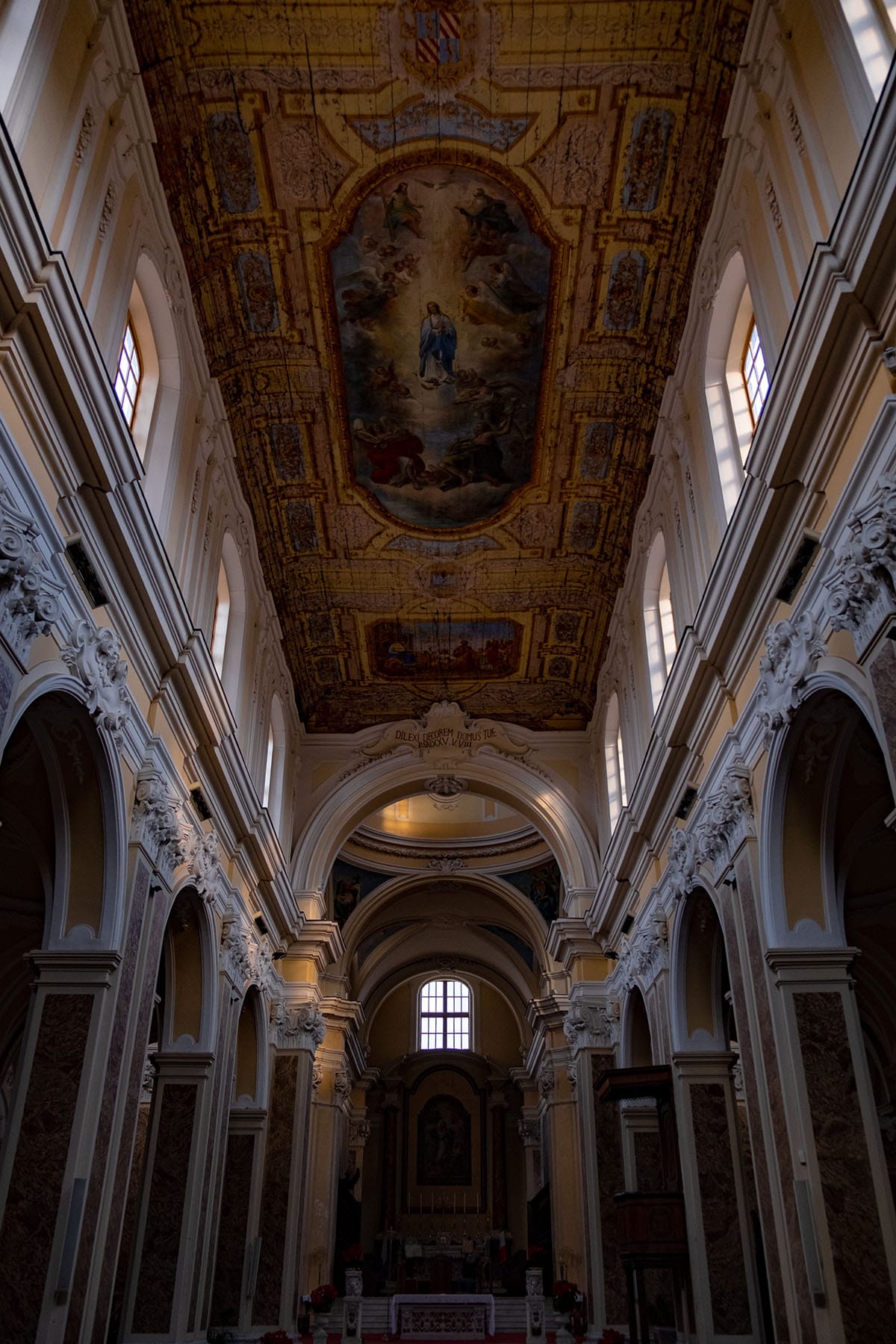 Interno Duomo Sant'Agata de'Goti