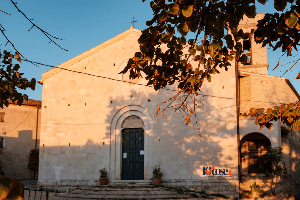 La chiesa di Campello sul Clitunno Alto